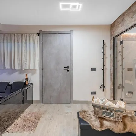 Aqualuxe With Jacuzzi, Hammam Bath And Swimming Pool Apartment Soiano Del Lago