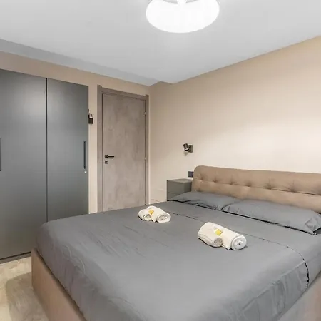Aqualuxe With Jacuzzi, Hammam Bath And Swimming Pool Apartment